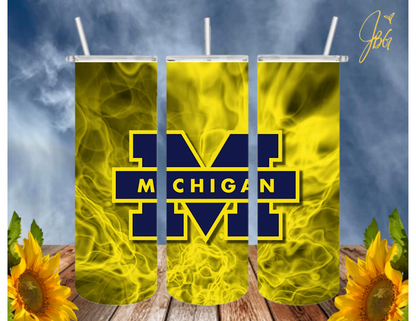 MICHIGAN Wolverines 20 Oz Tumbler with 1 Lid, 2 Straws and 1 Straw Cleaner. FREE SHIPPING. Stainless Steel. Sublimation Tumbler Cup.